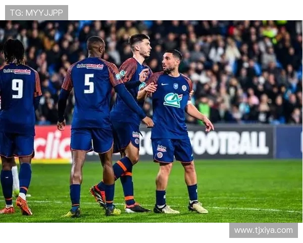 斯特拉斯堡俱乐部积极备战联赛全队训练氛围高昂力争新赛季佳绩 斯特拉斯堡俱乐部积极备战联赛全队训练氛围高昂力争新赛季佳绩