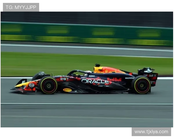 F1赛季激战正酣:红牛双雄争冠迈入新篇章梅赛德斯状态回暖 F1赛季激战正酣:红牛双雄争冠迈入新篇章梅赛德斯状态回暖